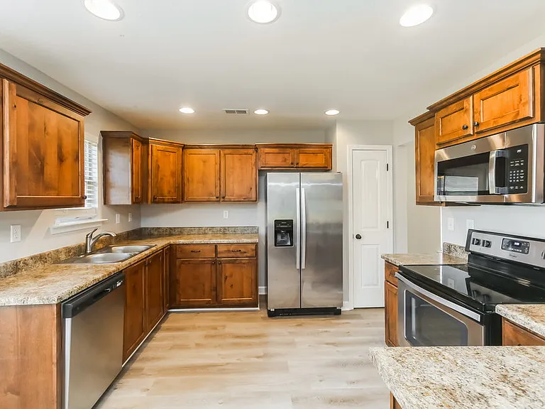 7898 Ironwood Dr — Photo 9