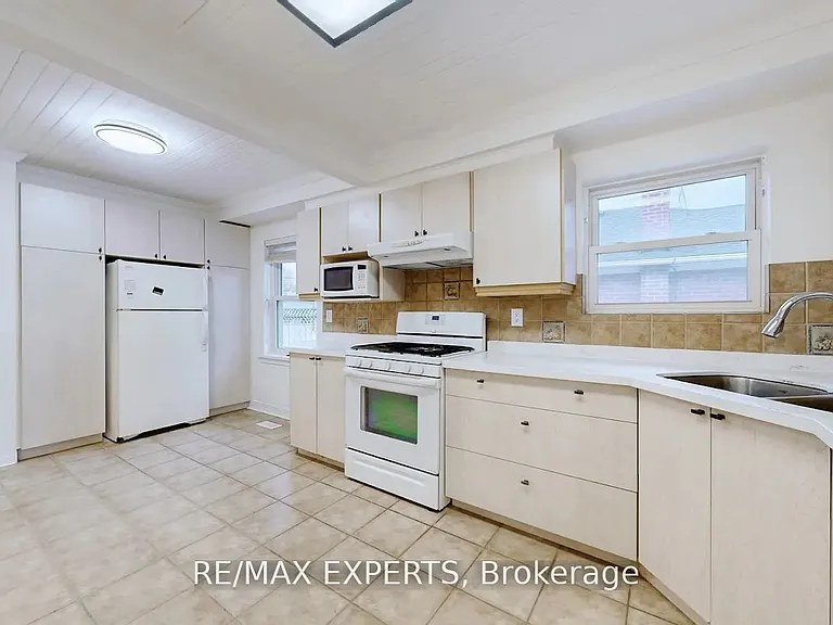 117 Marchington Cir — Photo 6