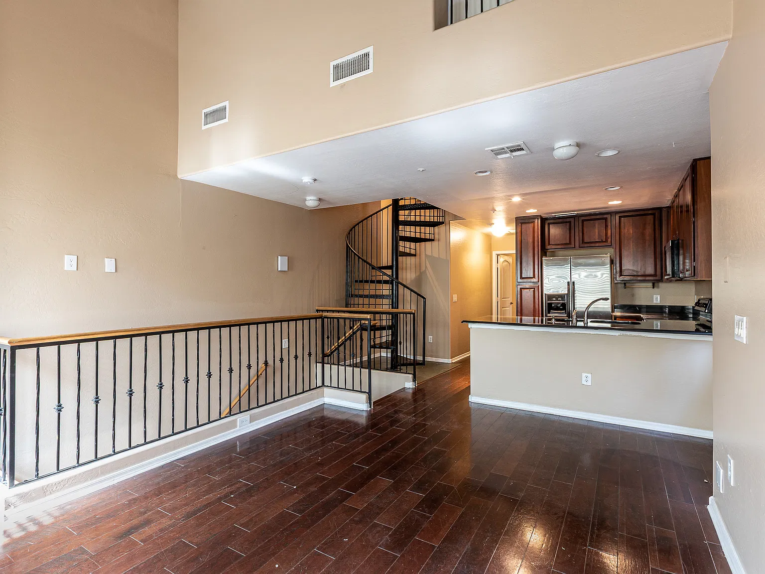 2 bed, 967 sqft, $1,700 — Photo 4