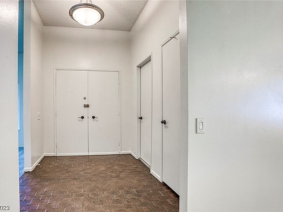 5th image of 3806 Pamplona St