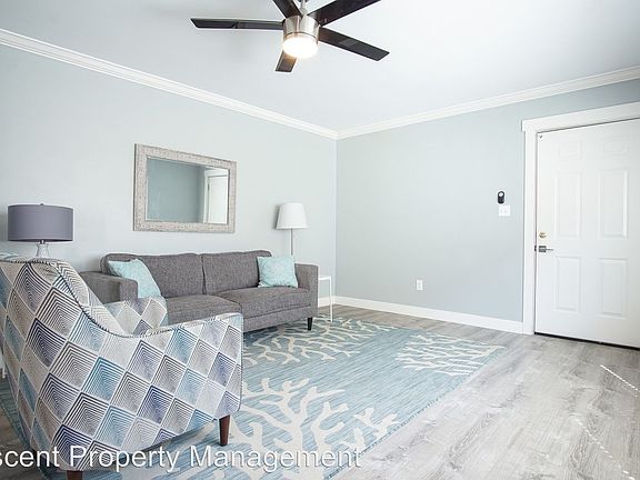 4th image of 424 Emerald Ave APT D