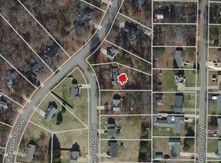 72 River Oaks Dr, Cartersville, GA 30120