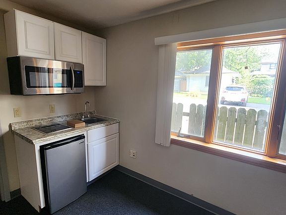 2nd image of 183 Jewett Pkwy #106