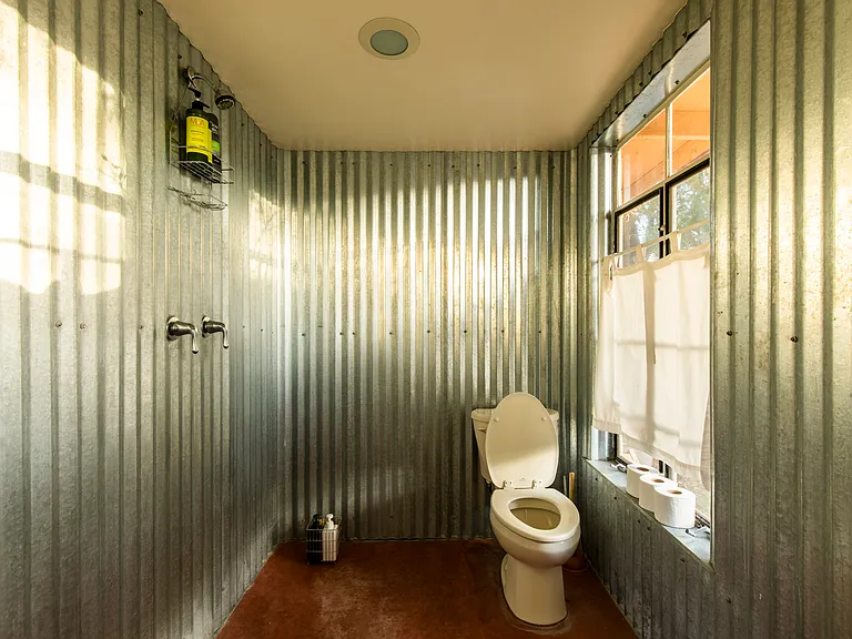 828 S Russell Ave — Photo 12
