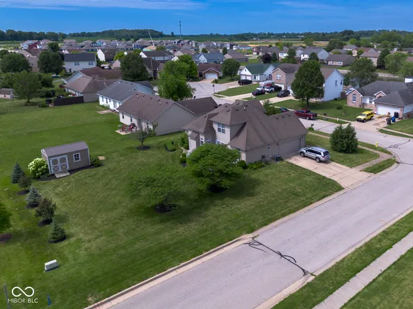 2120 Augusta Ct, Shelbyville, IN 46176