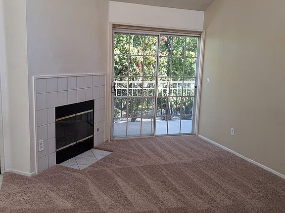 3rd image of 24155 Del Monte Dr Unit 376