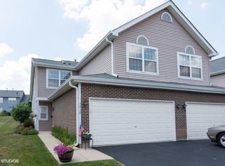 218 Grandview Ct, Algonquin, IL 60102