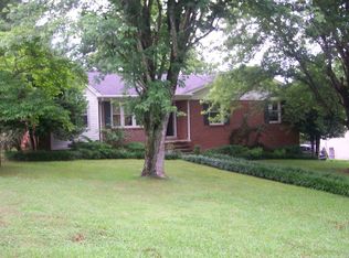 1409 Bagley Dr, Fayetteville, TN 37334