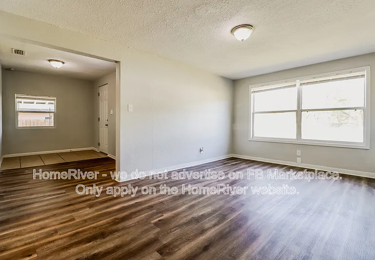 1322 W Hiawatha St — Photo 3