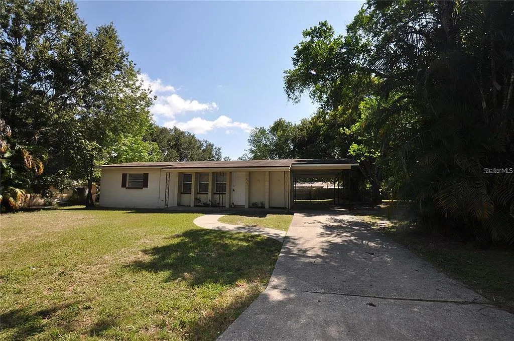 3 bed, 1.0 bath, 888 sqft, $1,595 — Photo 1