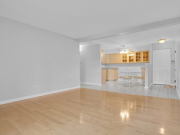 2nd image of 1617 N Windsor Dr APT 307
