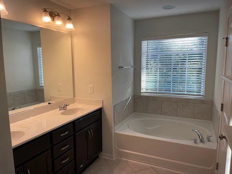 1403 Southpoint Trl — Photo 12