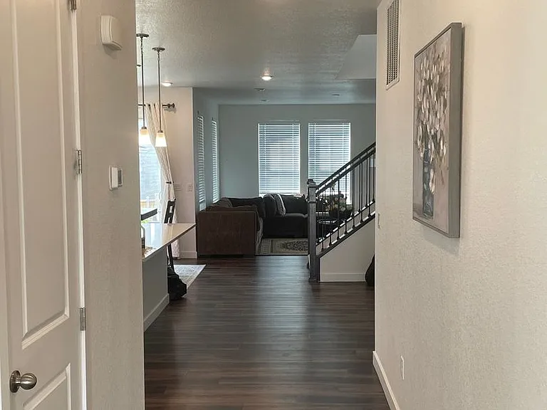 656 Netta Dr — Photo 5