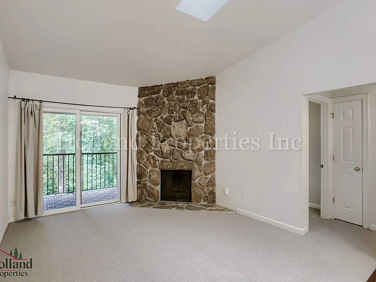 2680 SW 87th Ave #5 — Photo 3