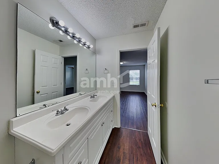 2305 Apple Glen Ln — Photo 18