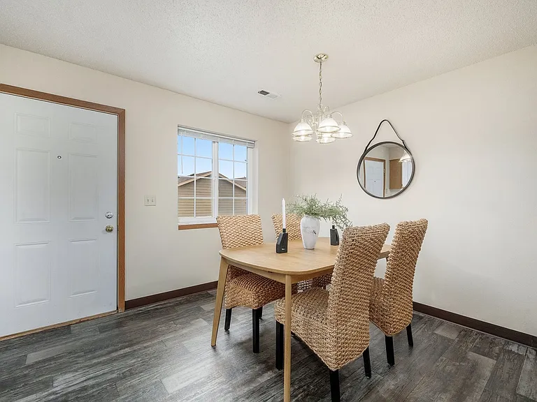Eastpointe Townhomes — Photo 24