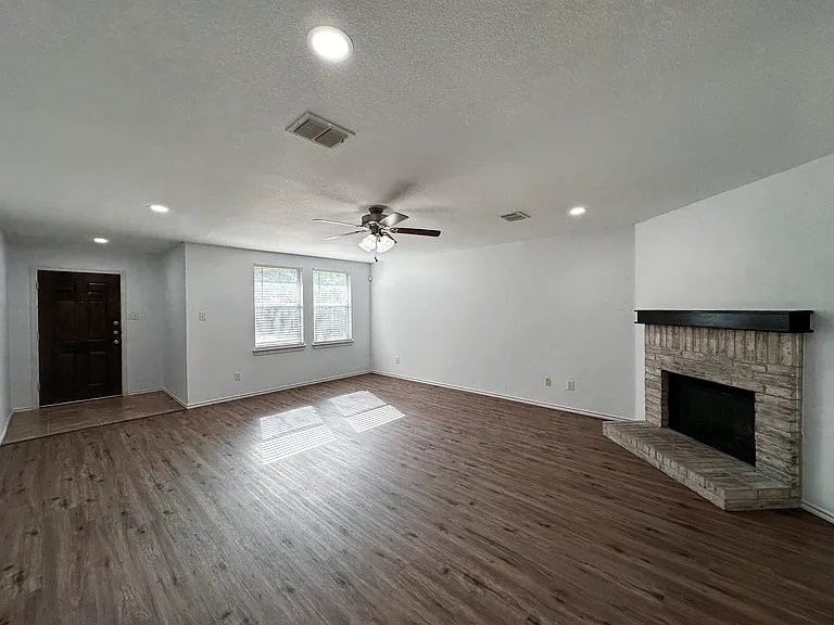 12943 Vassar Dr — Photo 3