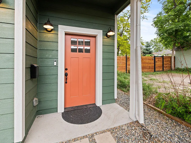 815 E Cache La Poudre St #B — Photo 27