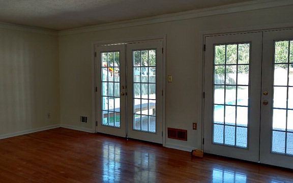 2nd image of 1520 Audubon Dr SE