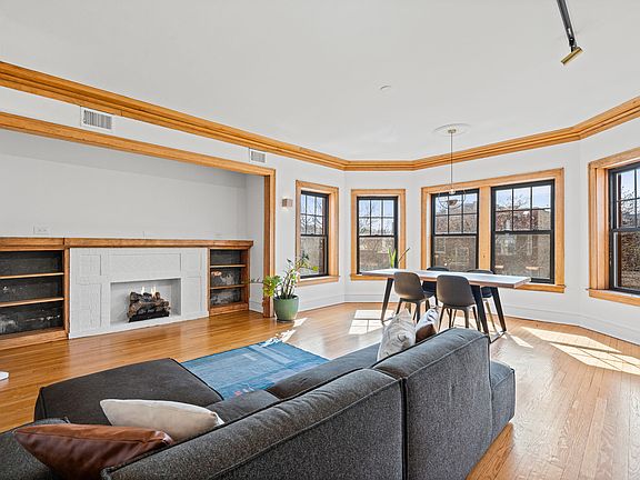 2nd image of 1474 W Foster Ave APT 3E
