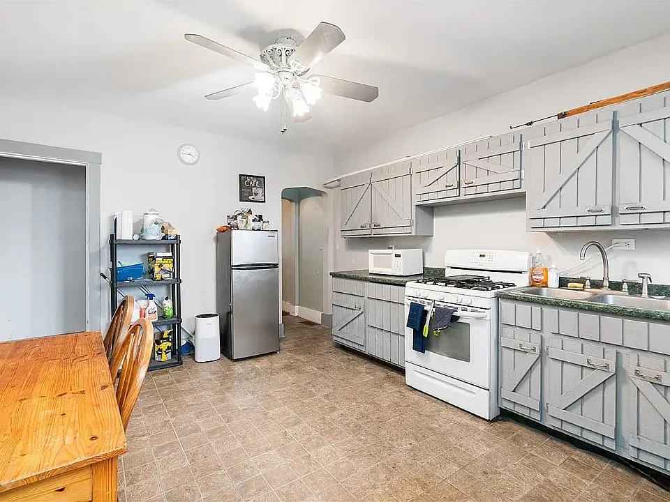 432 Antisbury St