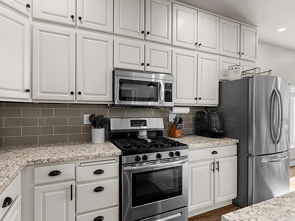 5th image of 3709 S 15th STREET