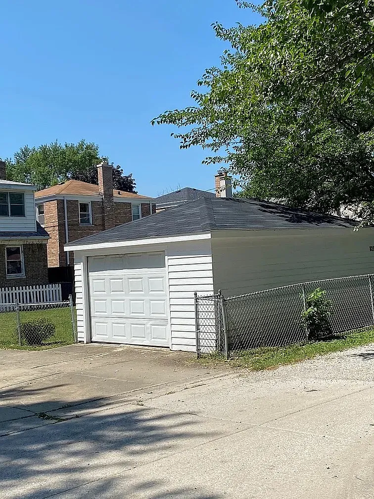Building Photo - 825 Norfolk Ave
