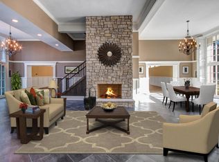 N1870 Loramoor Dr, Lake Geneva, WI 53147