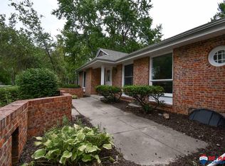 1634 Devoe Dr, Lincoln, NE 68506