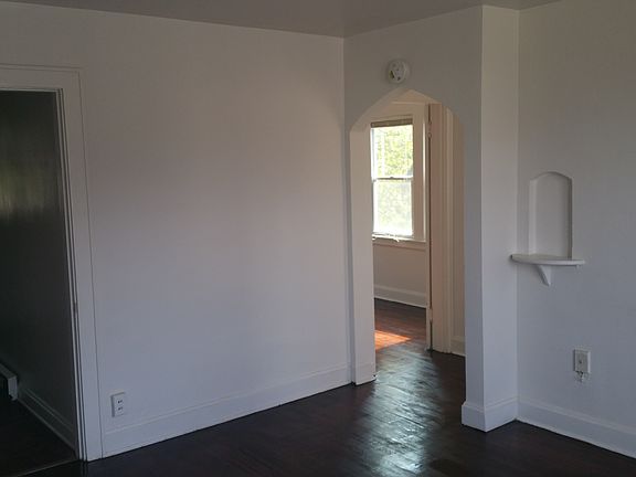 3rd image of 3970-3972 Vine St #G