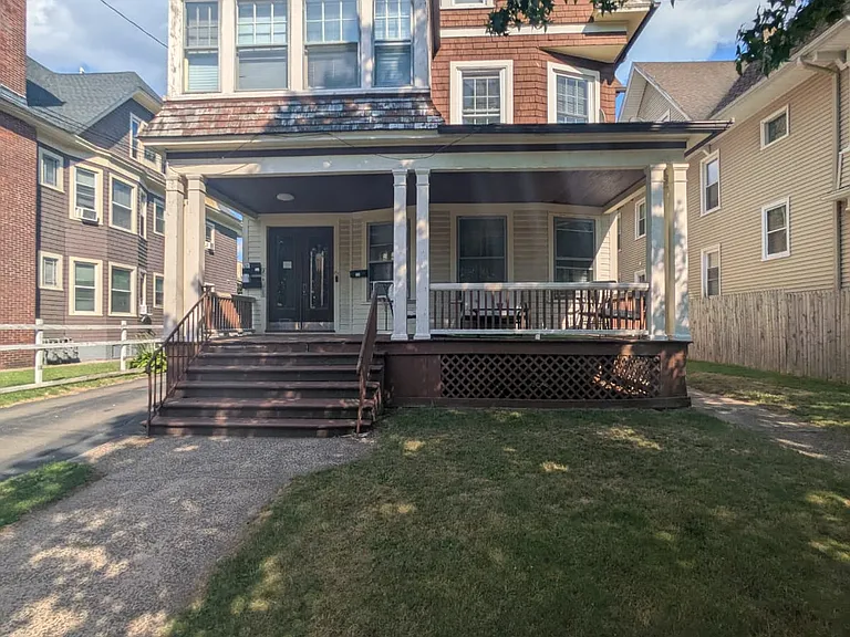 85 Hubinger St #2B — Photo 4