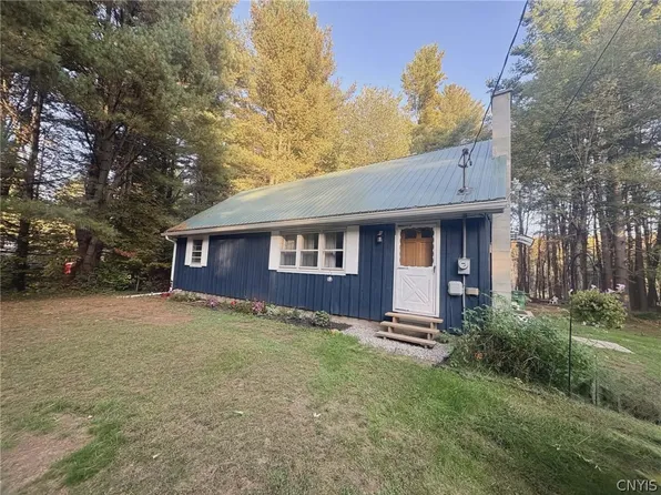 68 Bergdorf Rd, Parish, NY 13131