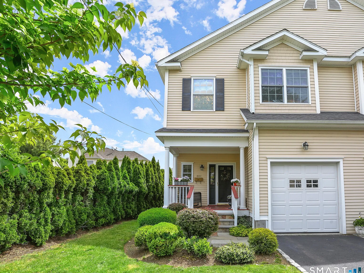 3 bed, 2.5 bath, 2197 sqft, $5,300 — Photo 1