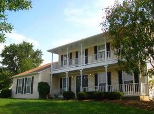 13453 Melville Ln, Chantilly, VA 20151