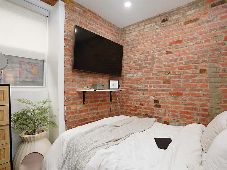 72 Carmine St #2C — Photo 4