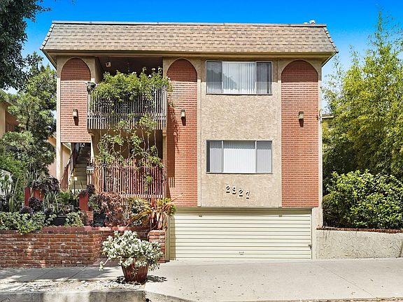 3rd image of 2927 Arizona Ave APT 1