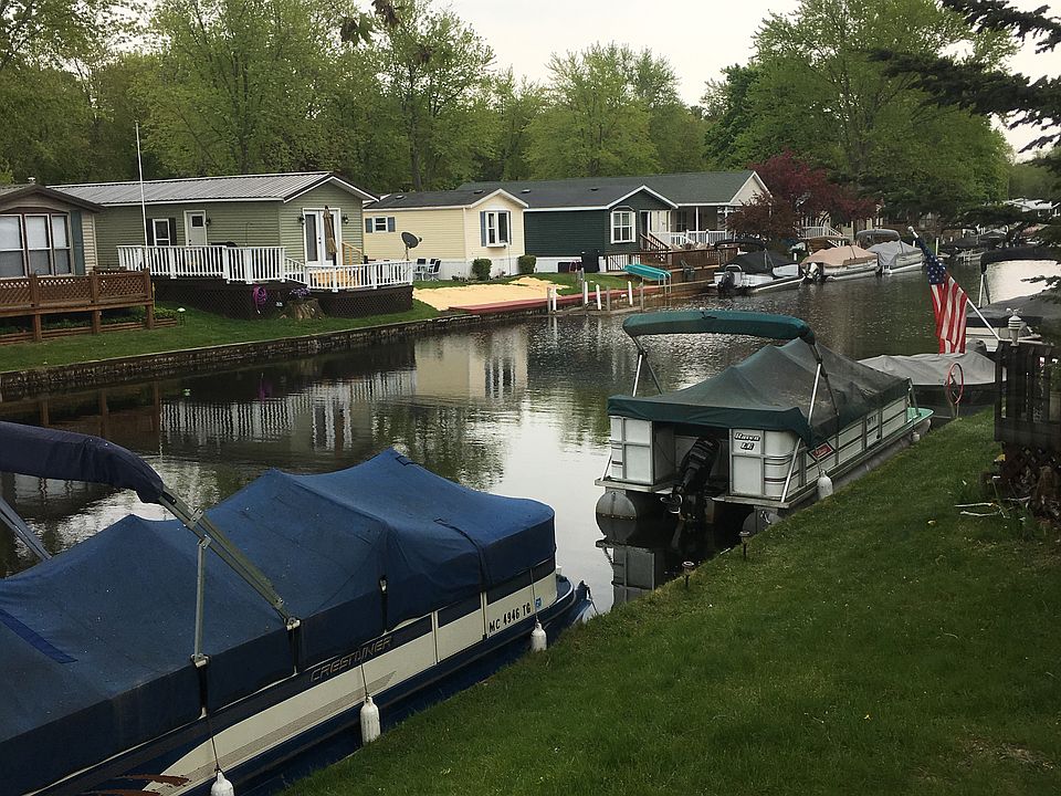 2792 S Tamarac Dr Ludington MI Zillow