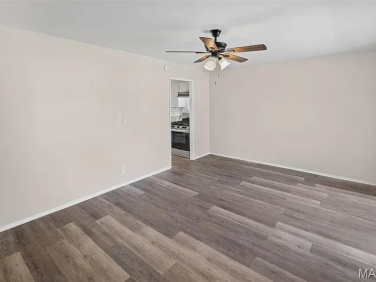 810 Saint Thomas Ln — Photo 5