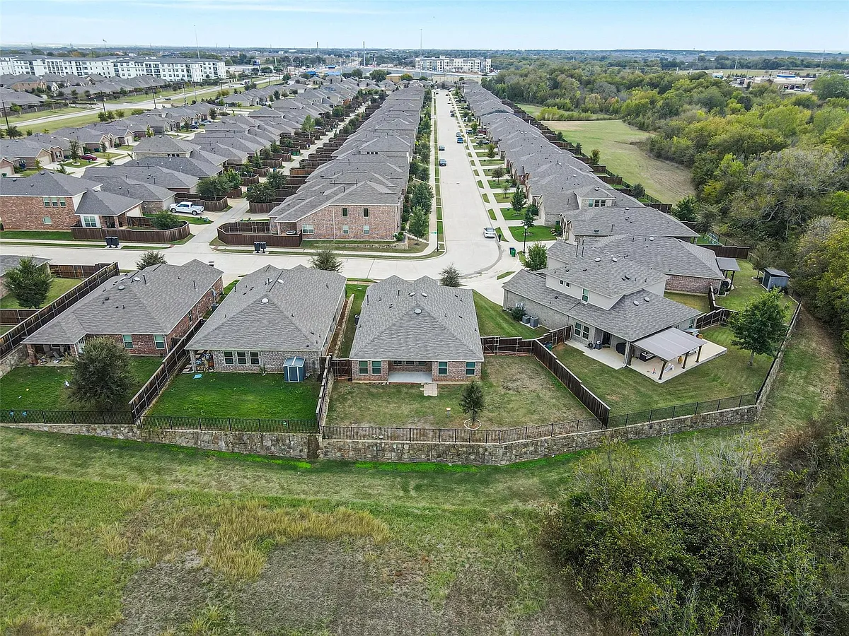 Building Photo - 1590 Palmeria Dr