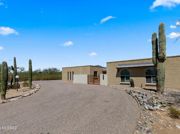 8945 E Chof Ovi Dr, Tucson, AZ 85749