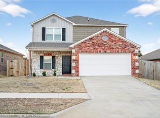 8001 Windflower Dr, Fort Smith, AR 72916