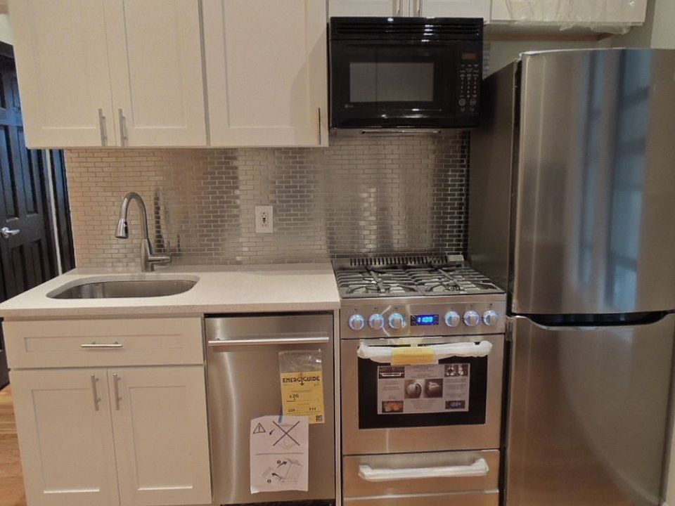 1st image of 446 Saint Johns Pl APT 1B