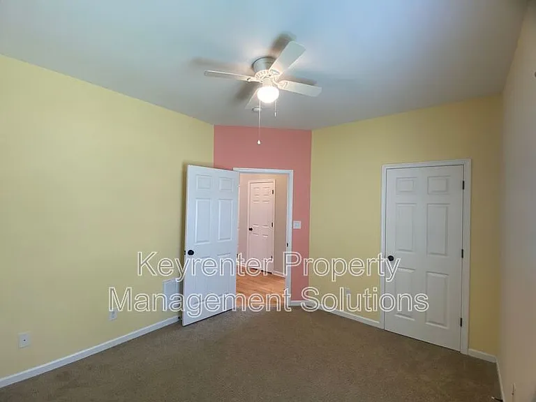 819 Geoffery St — Photo 12