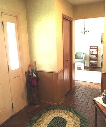 3rd image of 4011 Glenbrook Dr