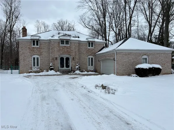 1164 Richmar Dr, Westlake, OH 44145