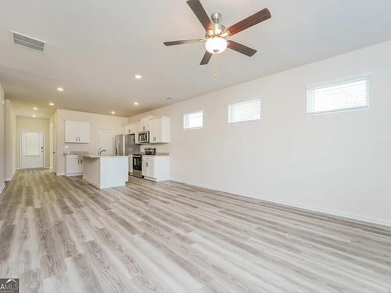 317 Limestone Cir — Photo 5