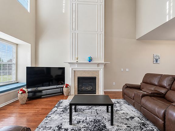 4th image of 2051 Vanderbilt Rd #25
