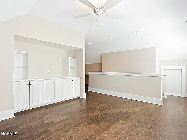 4076 Tamarisk Ln — Photo 25