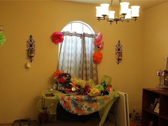 3rd image of 2851 N Cassius Ln