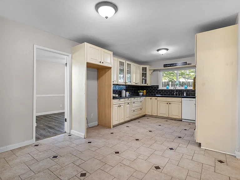 2121 Sunrise Trl — Photo 18